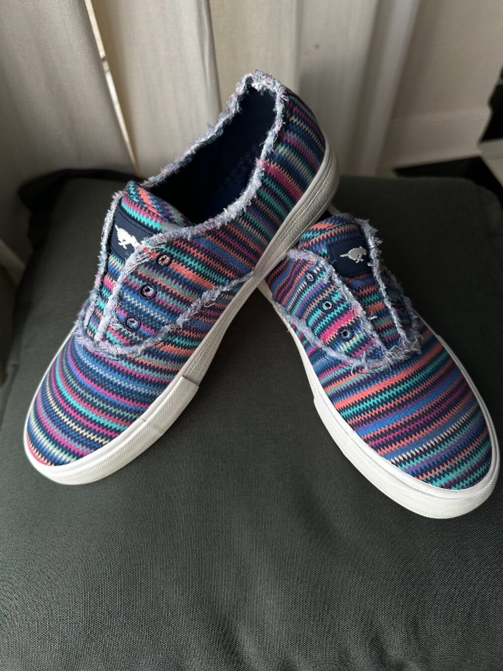 Rocket Dog Multicolor Aztec Tribal Print Slip On Sneakers Women’s Size 7